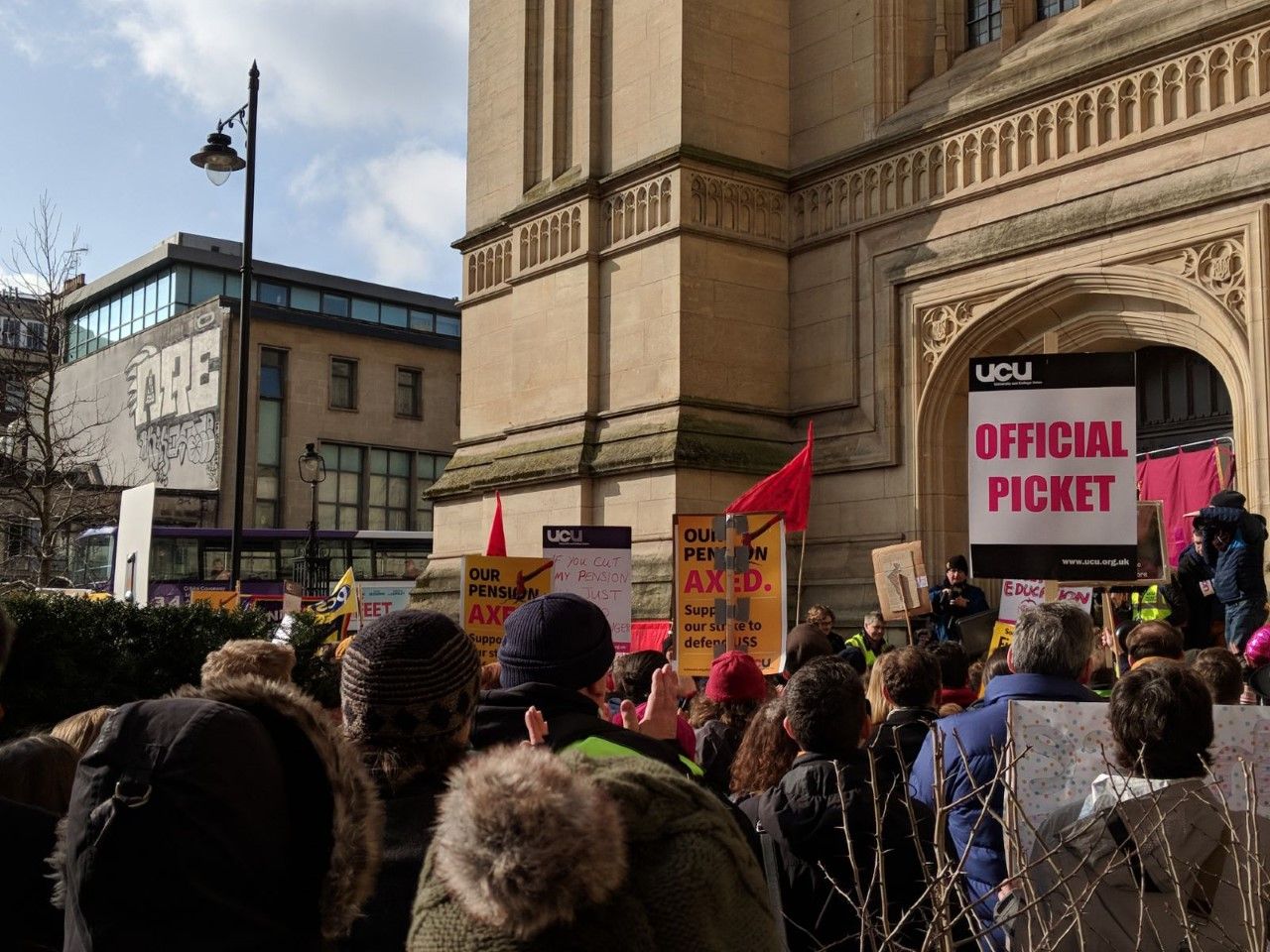 Student petition demanding compensation for strikes reaches over 5000 signatures