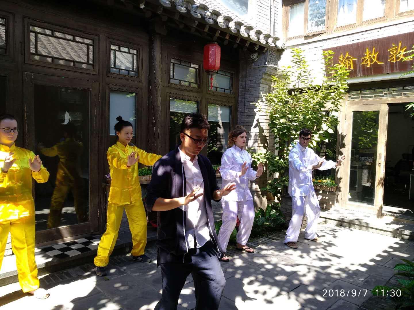 How to volunteer and intern your way through summer