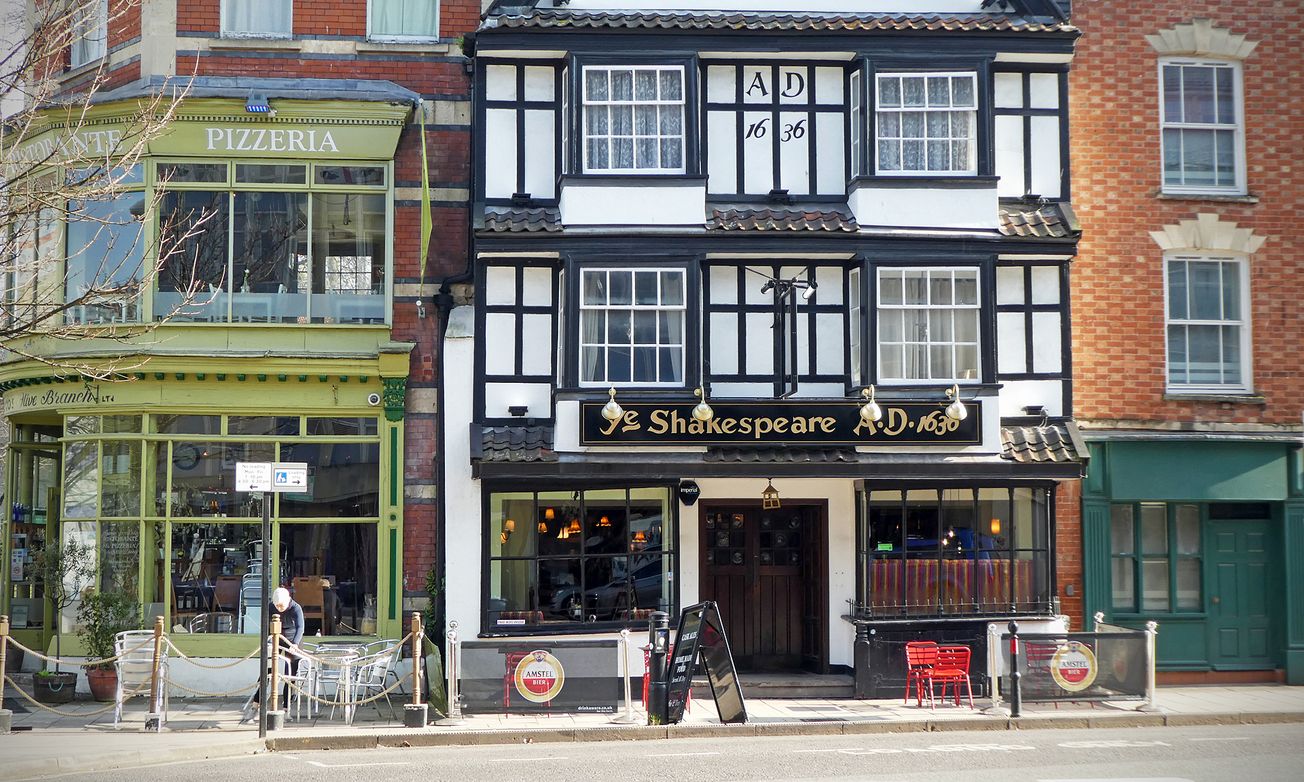 Student life and pub culture: the history behind your favourite hangouts