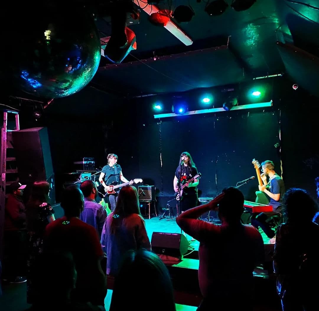 Review: Roxanne De Bastion @ Crofter's Rights