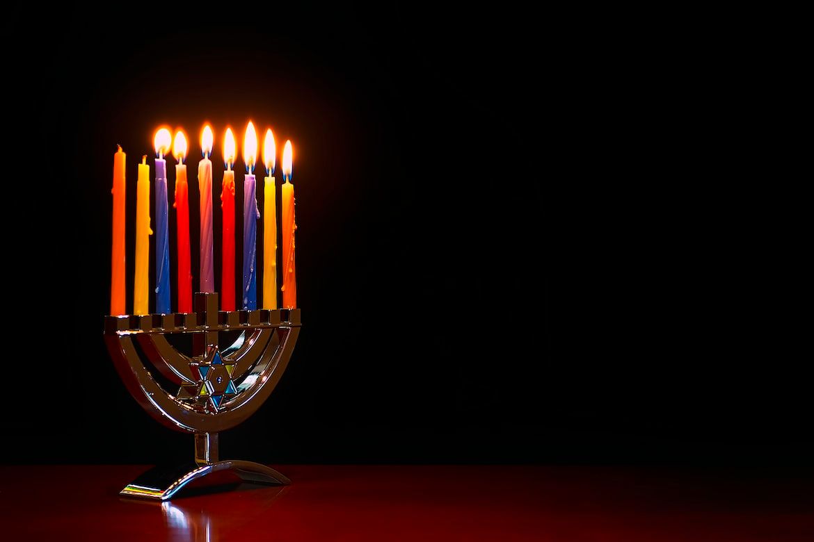 Students come together to celebrate Hanukkah