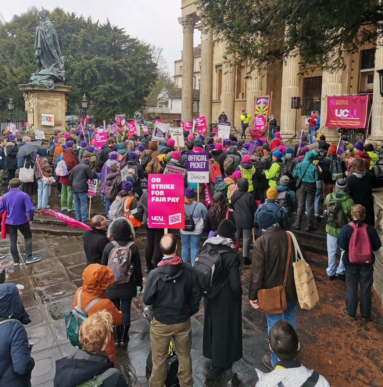 UCU members vote to extend strike action into September