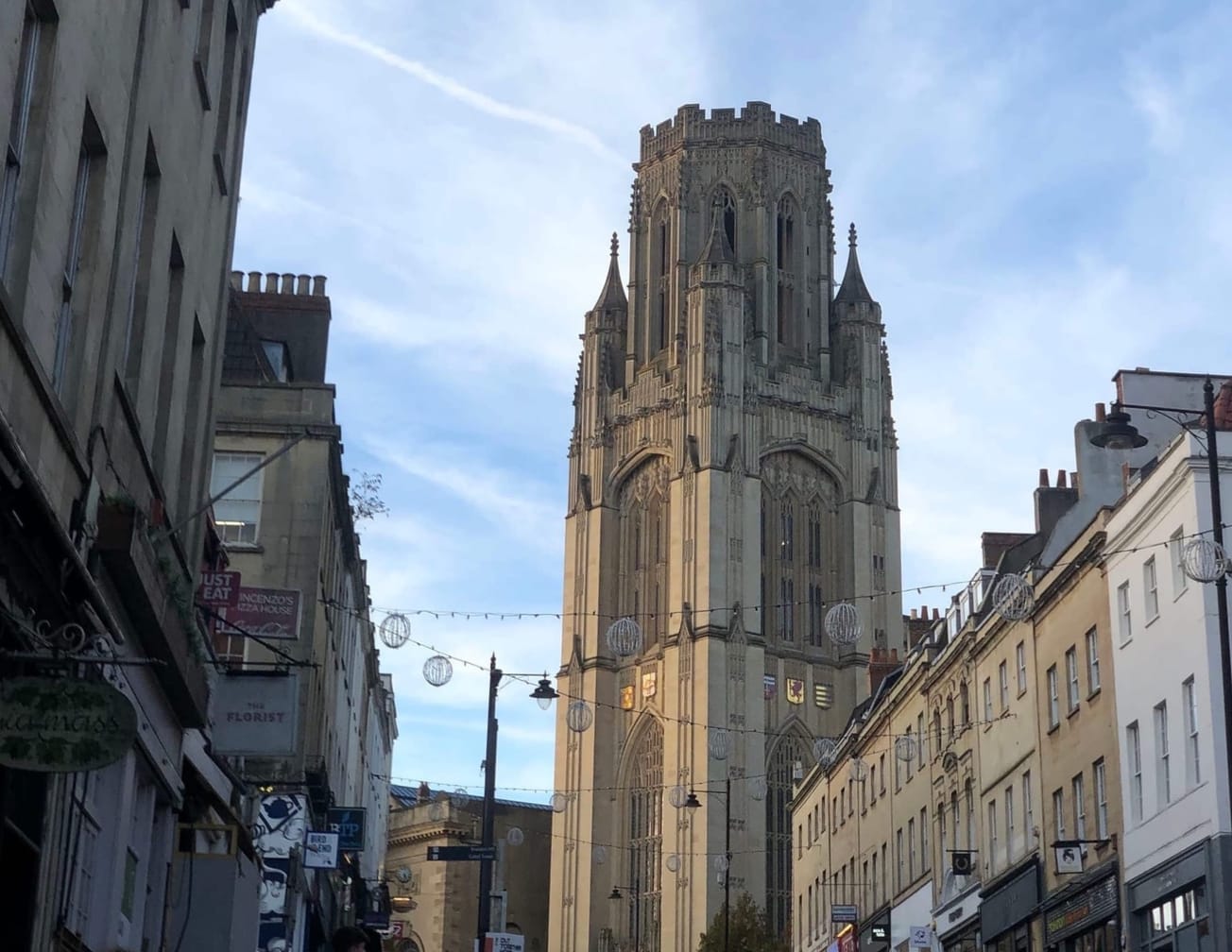 Bristol-led report highlights potential of AI in assessing Higher Education research