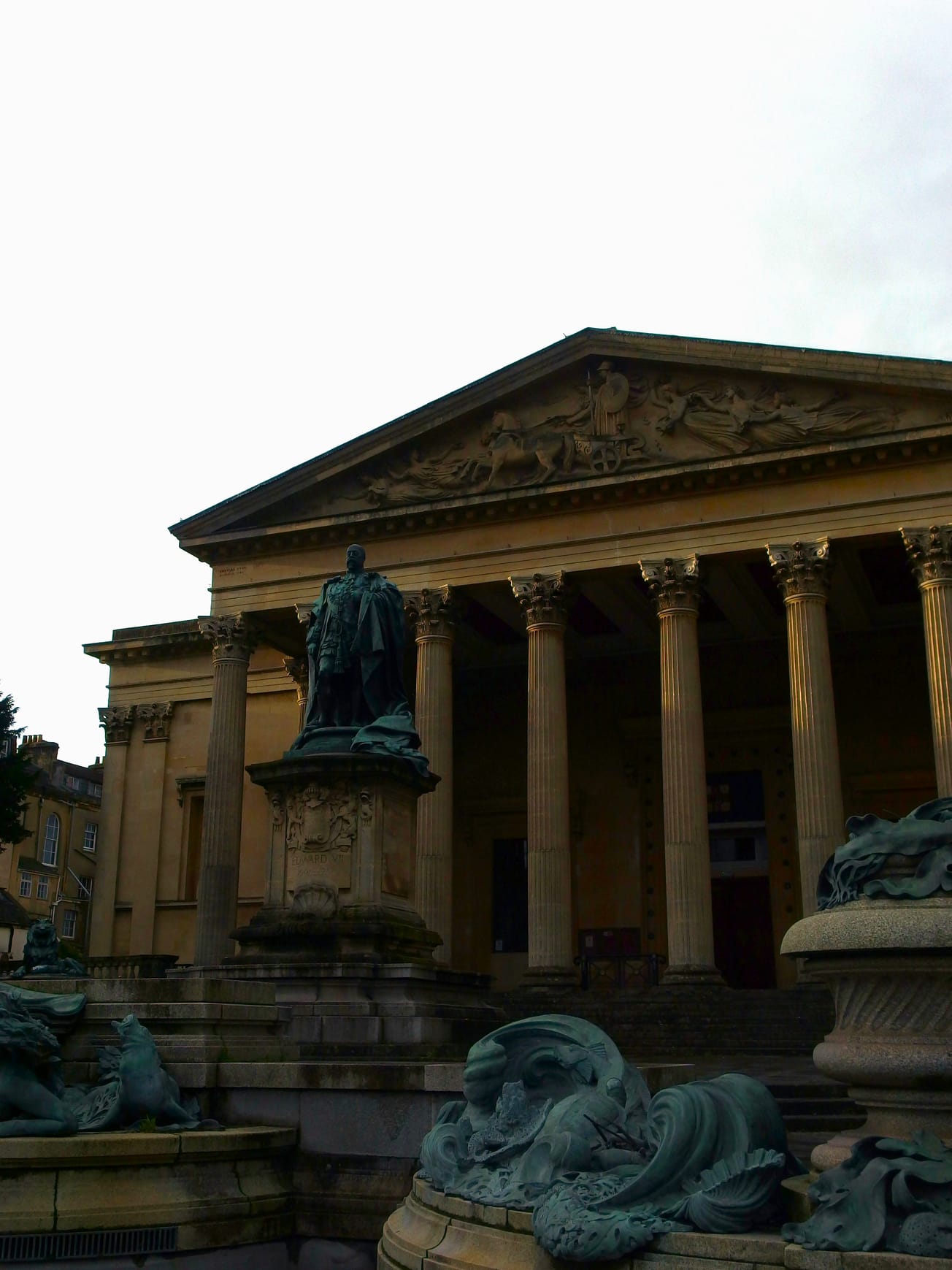 Vice-Chancellor's Scholarship opens to current students